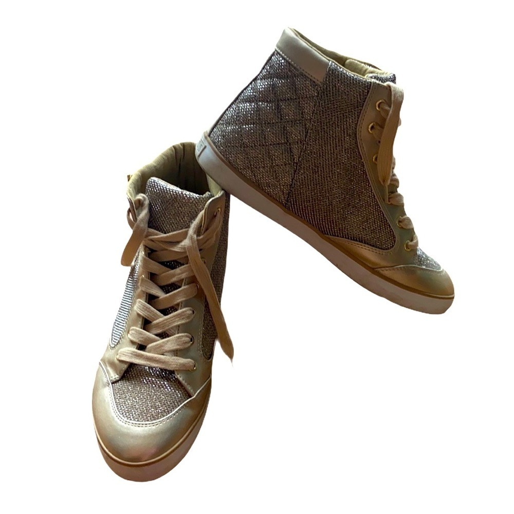 Guess high top sneakers sz 9 metallic gold mint